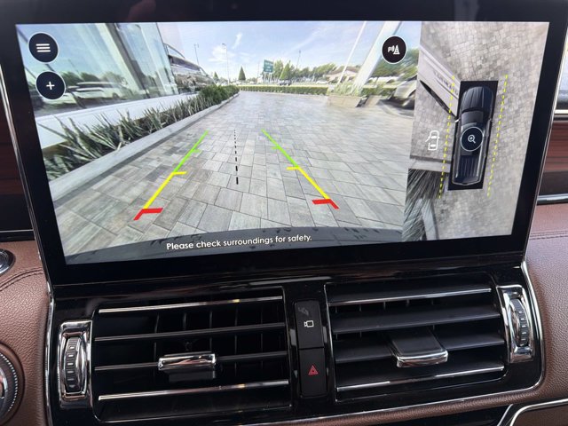 Certified 2024 Lincoln Navigator Reserve AWD/4WD image 32