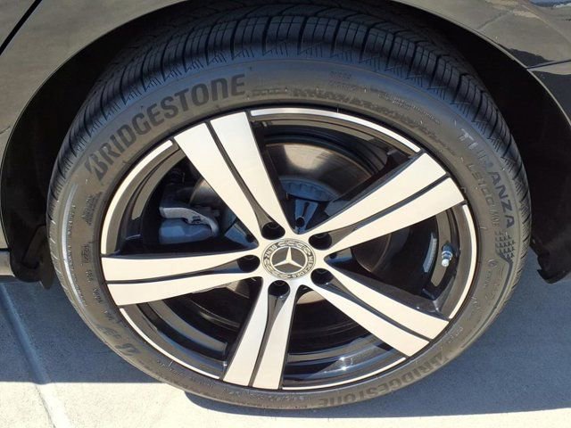 Used 2025 Mercedes-Benz C 300 4MATIC Sedan image 23