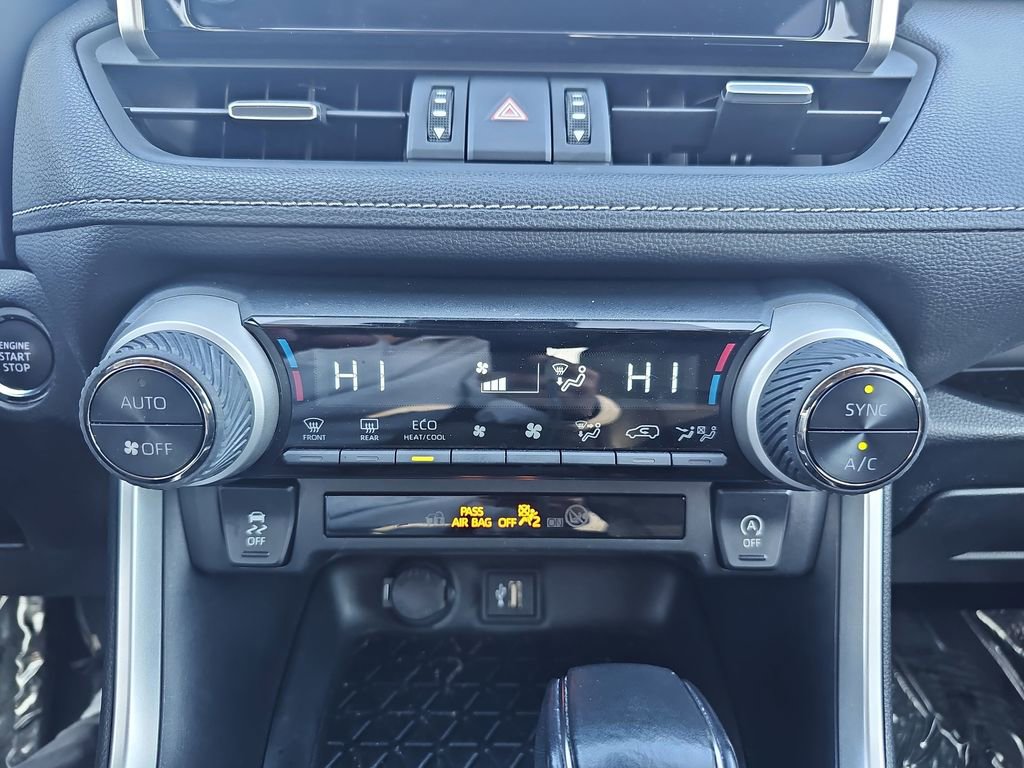 Used 2023 Toyota RAV4 XLE Premium image 29