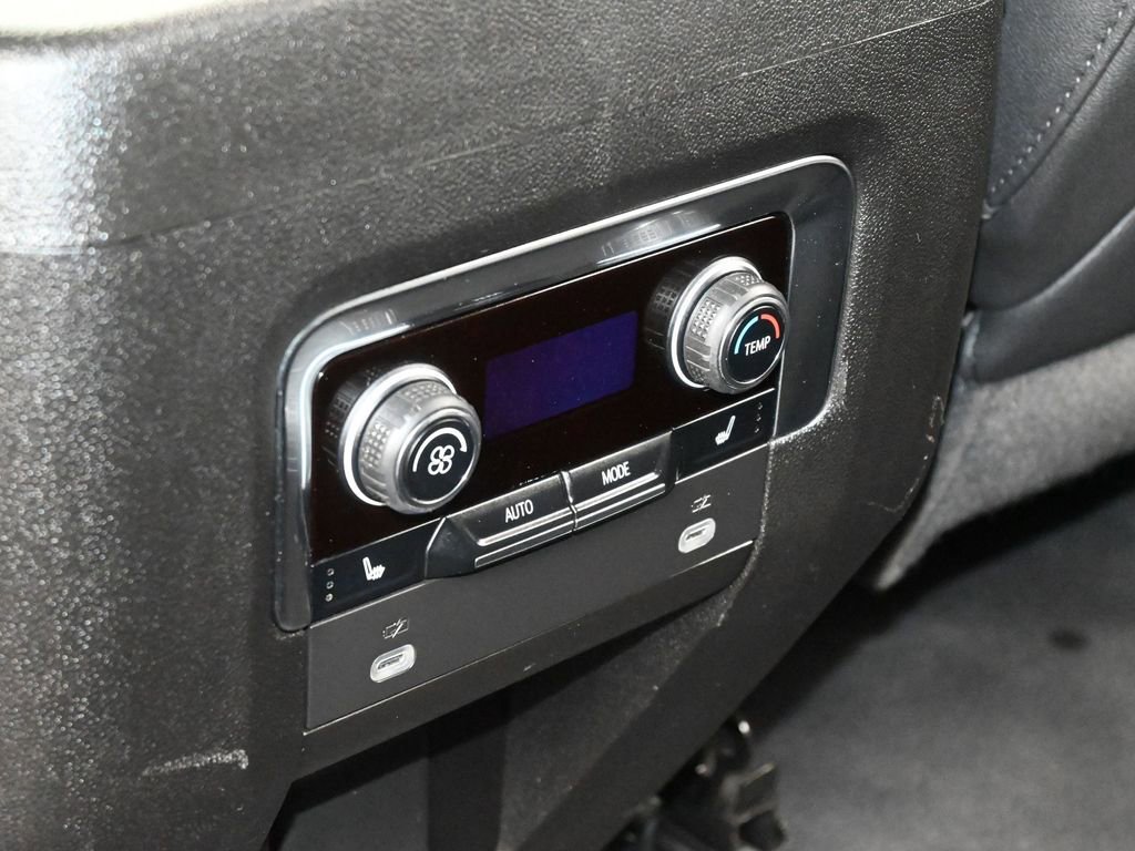 Used 2023 Chevrolet Tahoe Z71 w/ Luxury Package image 44