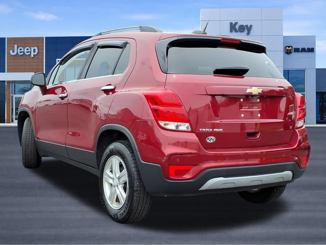 Used 2020 Chevrolet Trax LT w/ Driver Confidence Package AWD/4WD image 3
