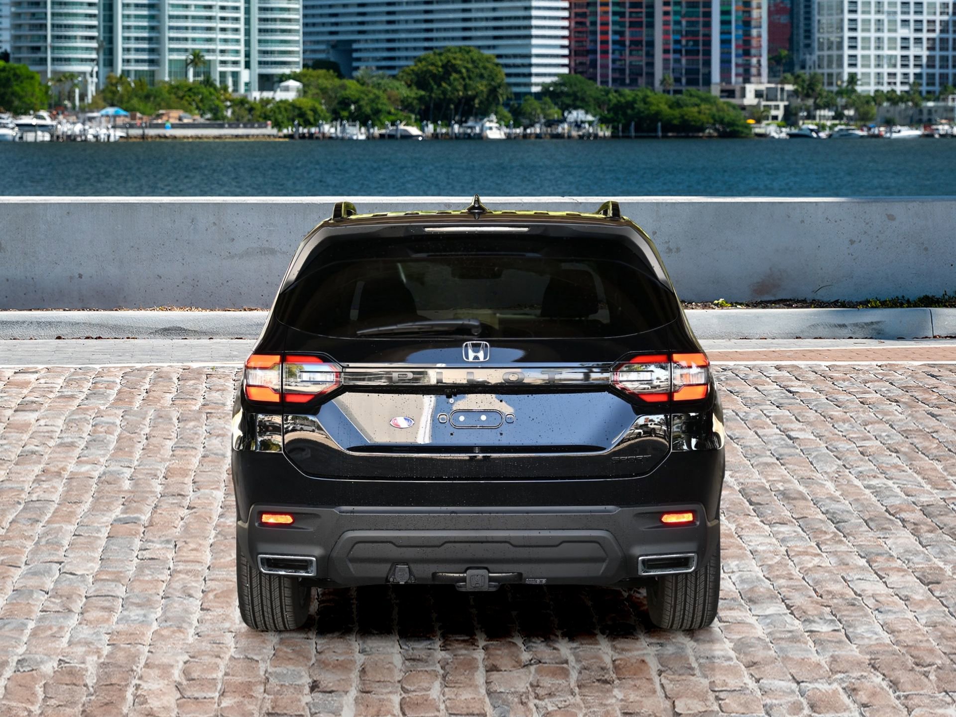 New 2025 Honda Pilot Sport image 6