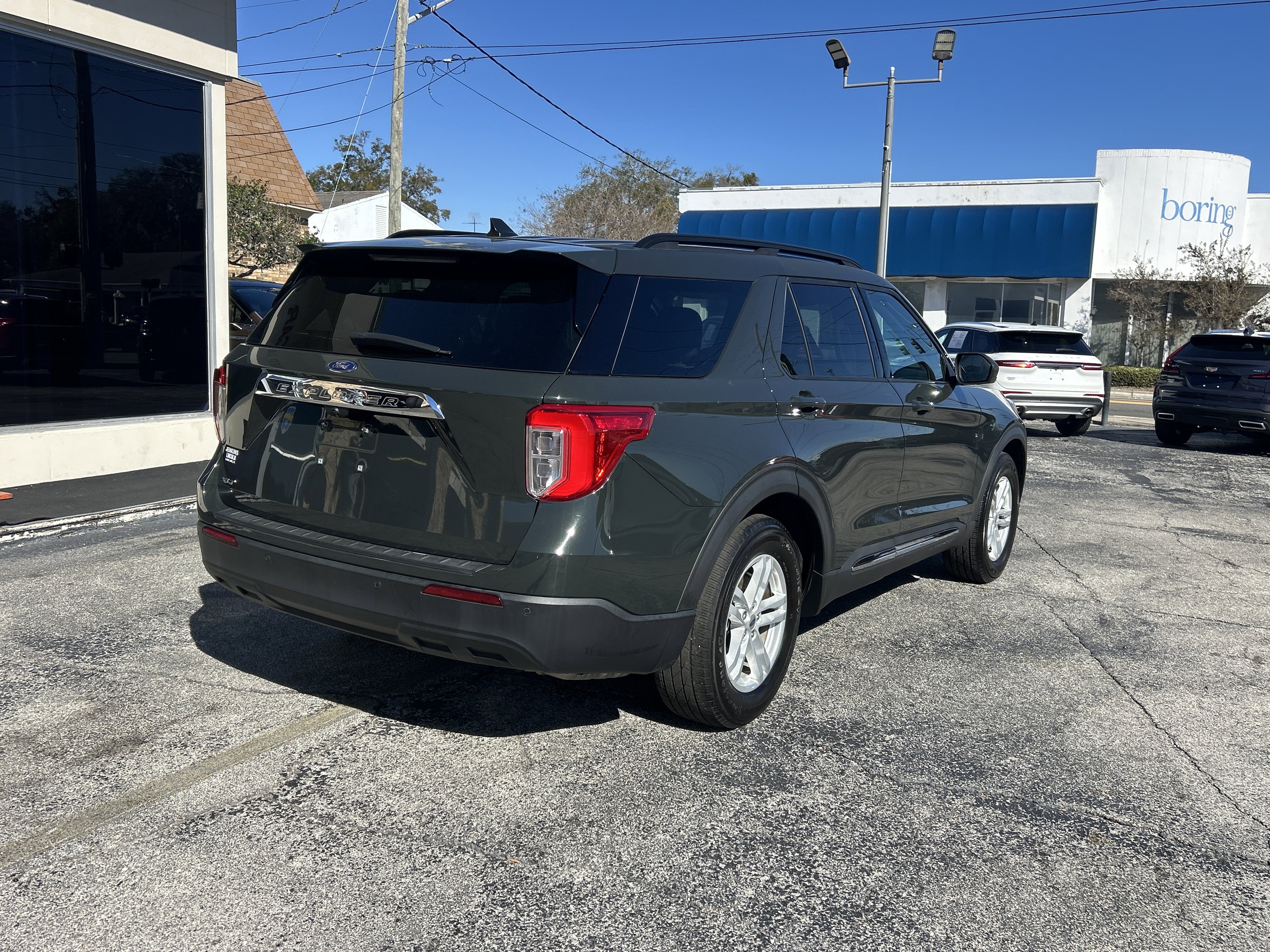 Used 2022 Ford Explorer XLT image 3