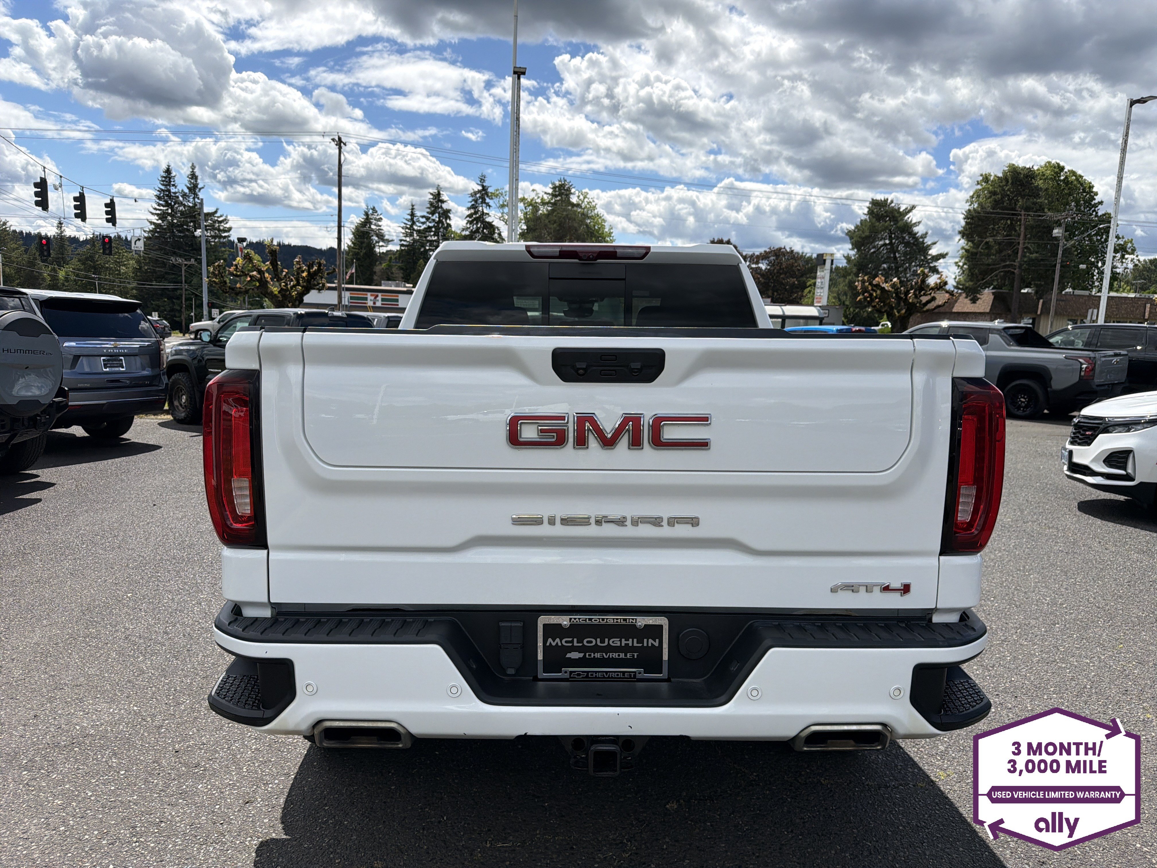 Used 2023 GMC Sierra 1500 AT4 w/ Technology Package AWD/4WD image 3