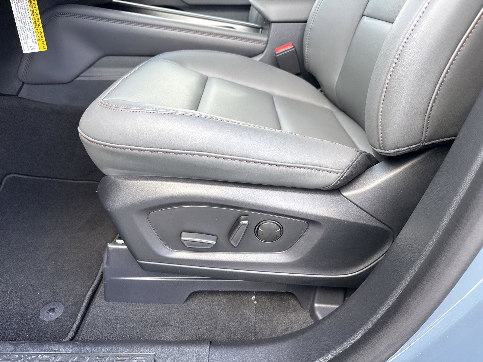 New 2025 Ford Explorer Active w/ Active Comfort Package image 14