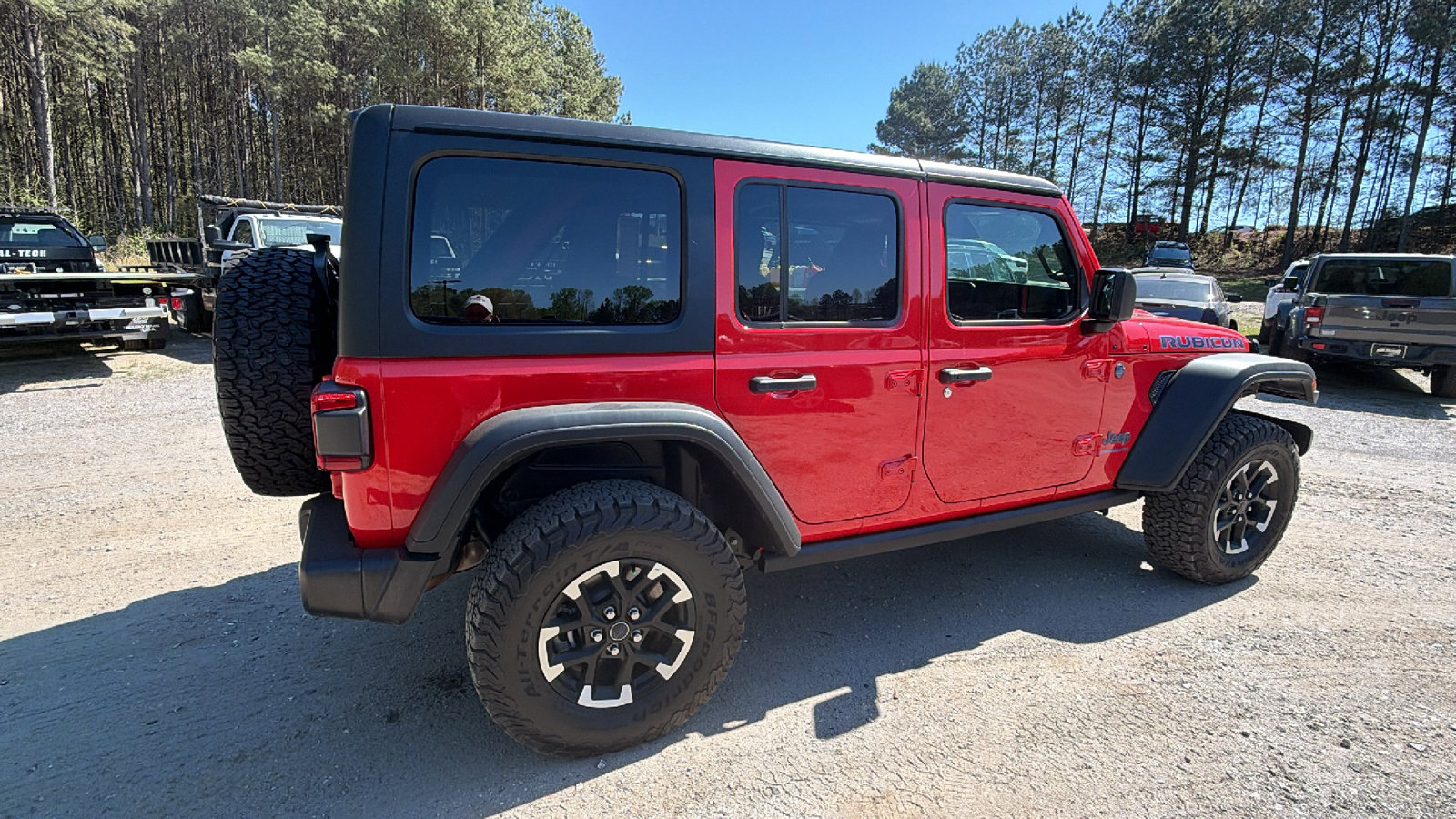 Used 2025 Jeep Wrangler Unlimited Rubicon 4xe w/ Convenience Group AWD/4WD image 8