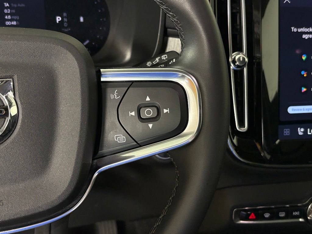 Used 2026 Volvo XC40 B5 Plus AWD/4WD image 22