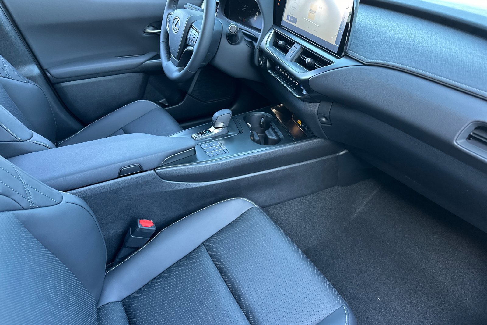 New 2026 Lexus UX 300h FWD image 16