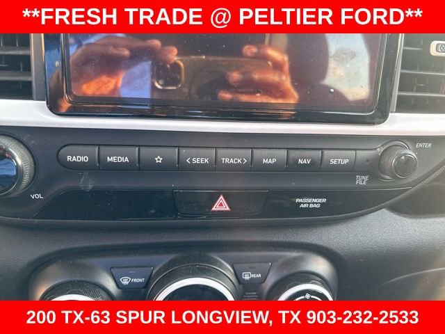 Used 2023 Hyundai Venue Limited image 14