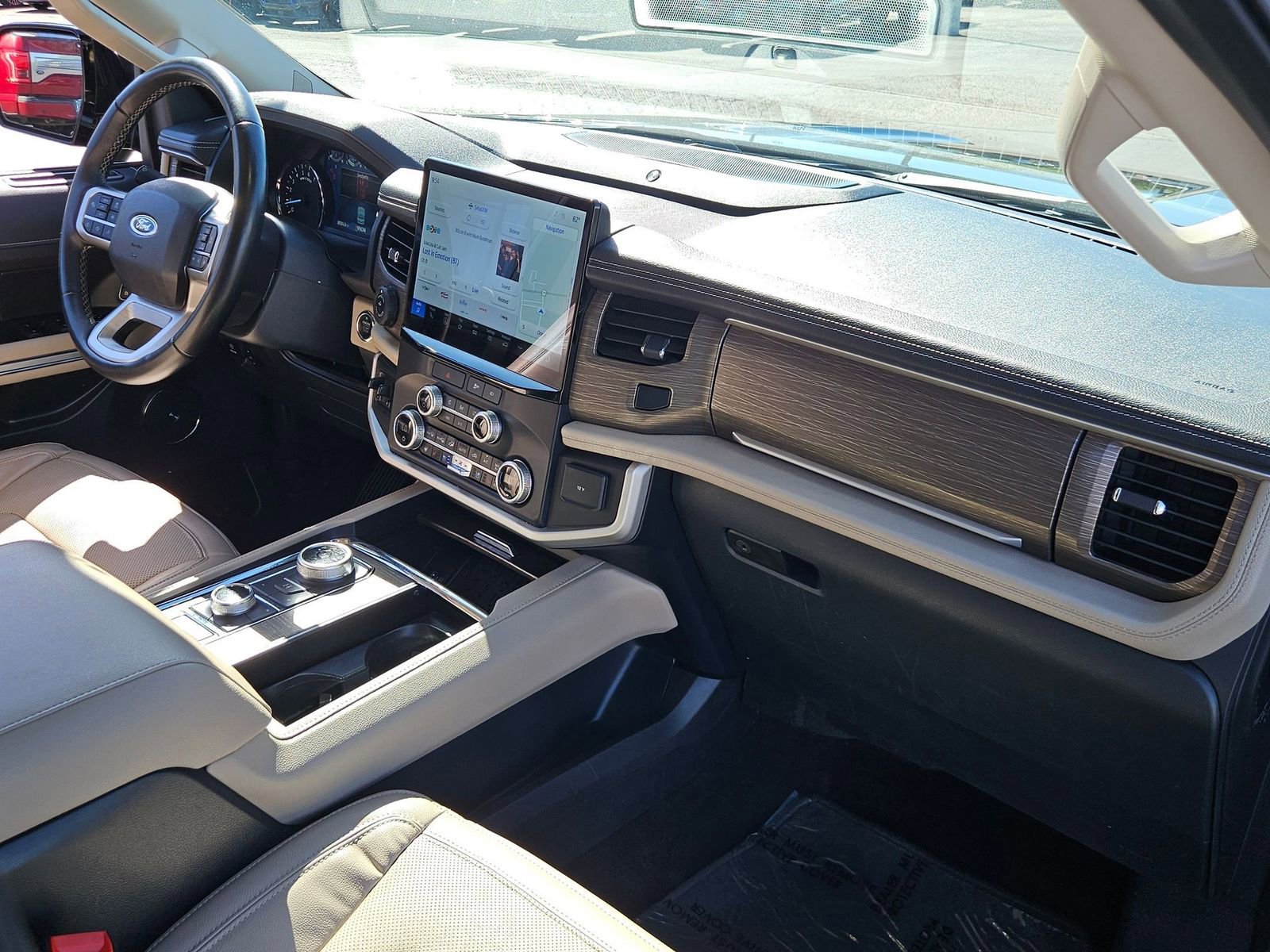 Certified 2023 Ford Expedition Limited image 28