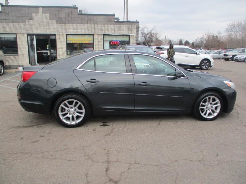 Used 2015 Chevrolet Malibu LT w/ Power Convenience Package FWD image 2