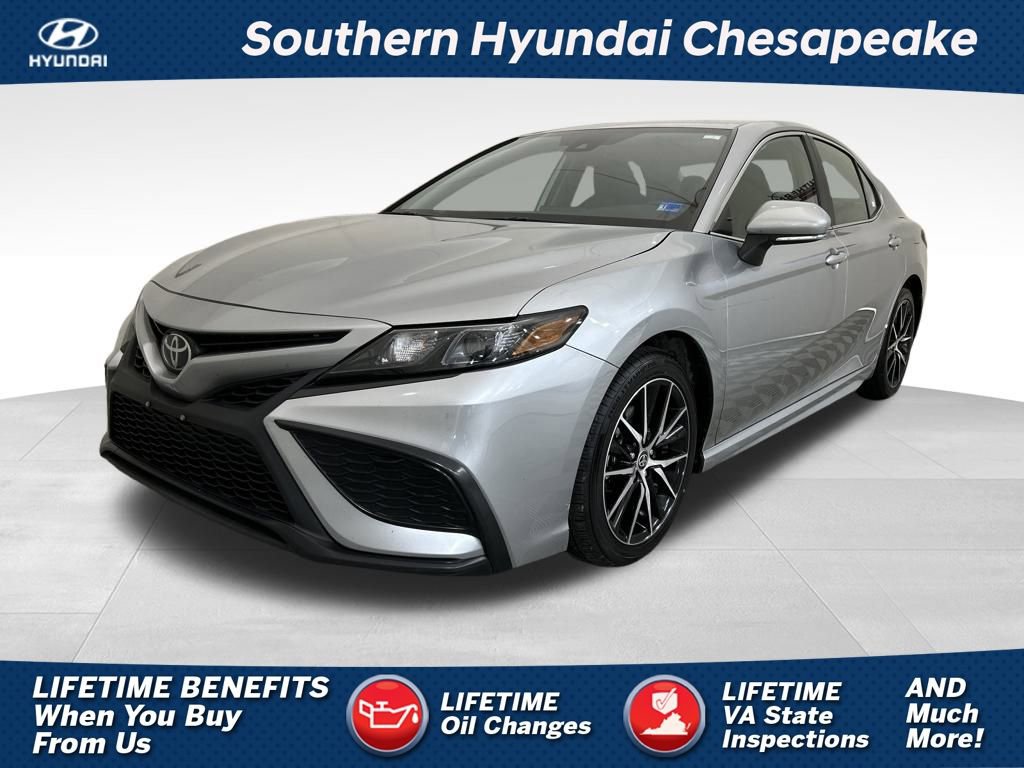 Used 2024 Toyota Camry SE FWD image 1