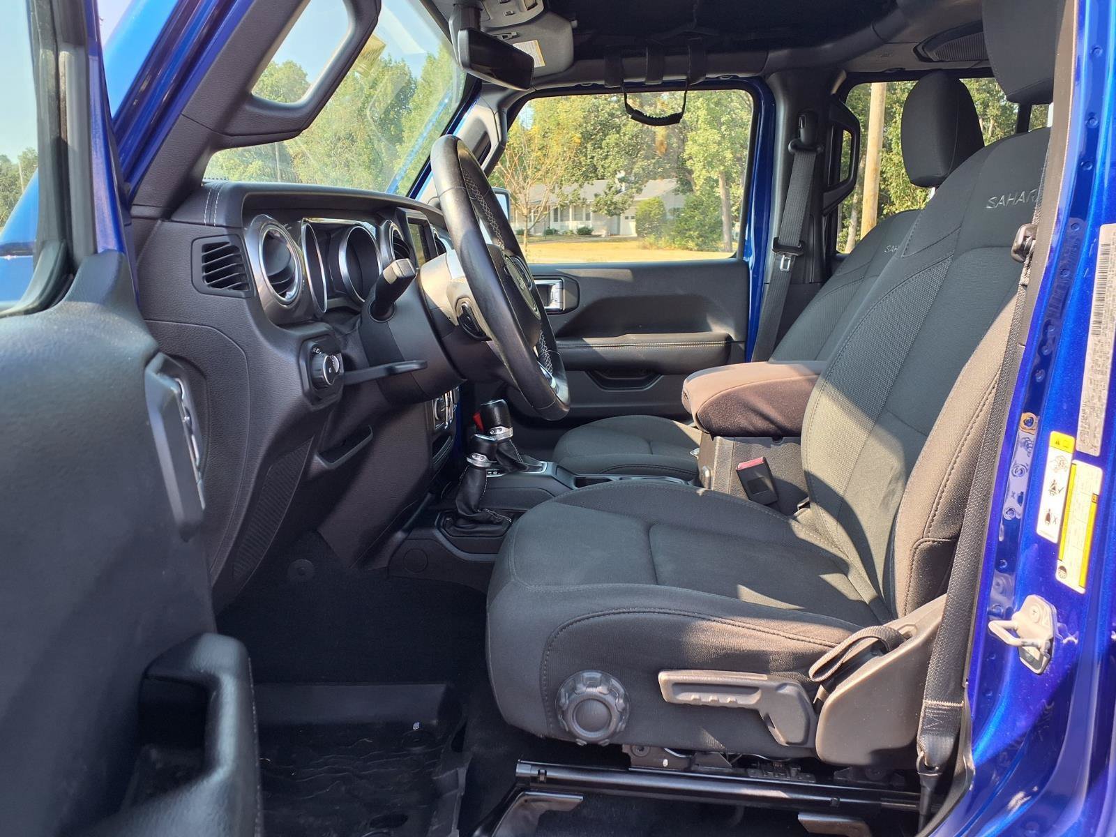 Used 2018 Jeep Wrangler Unlimited Sahara AWD/4WD image 21