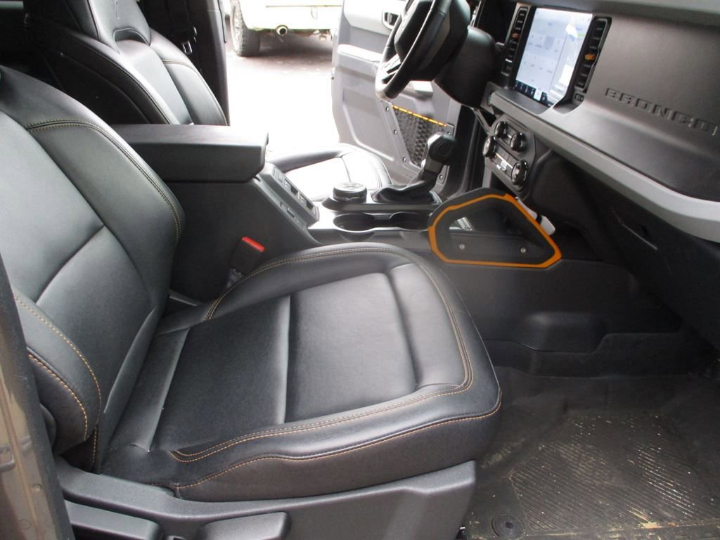 Used 2023 Ford Bronco Badlands AWD/4WD image 10