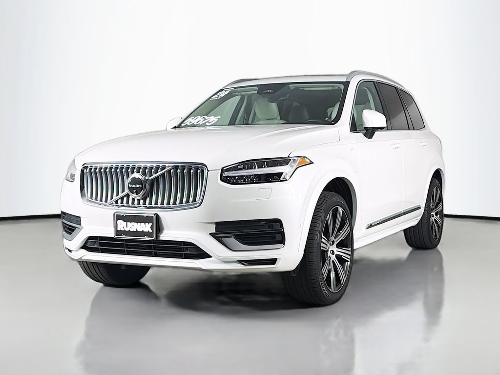 Used 2024 Volvo XC90 T8 Ultimate w/ Protection Package Premier AWD/4WD image 3