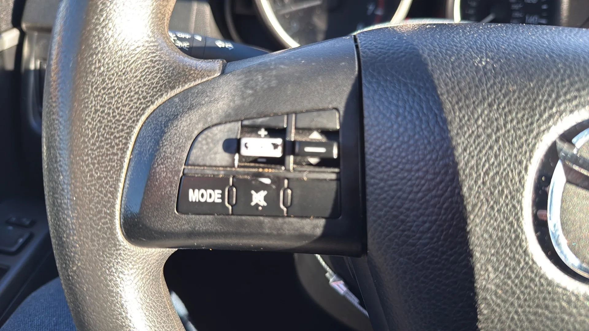 Used 2014 MAZDA MAZDA5 Sport image 12