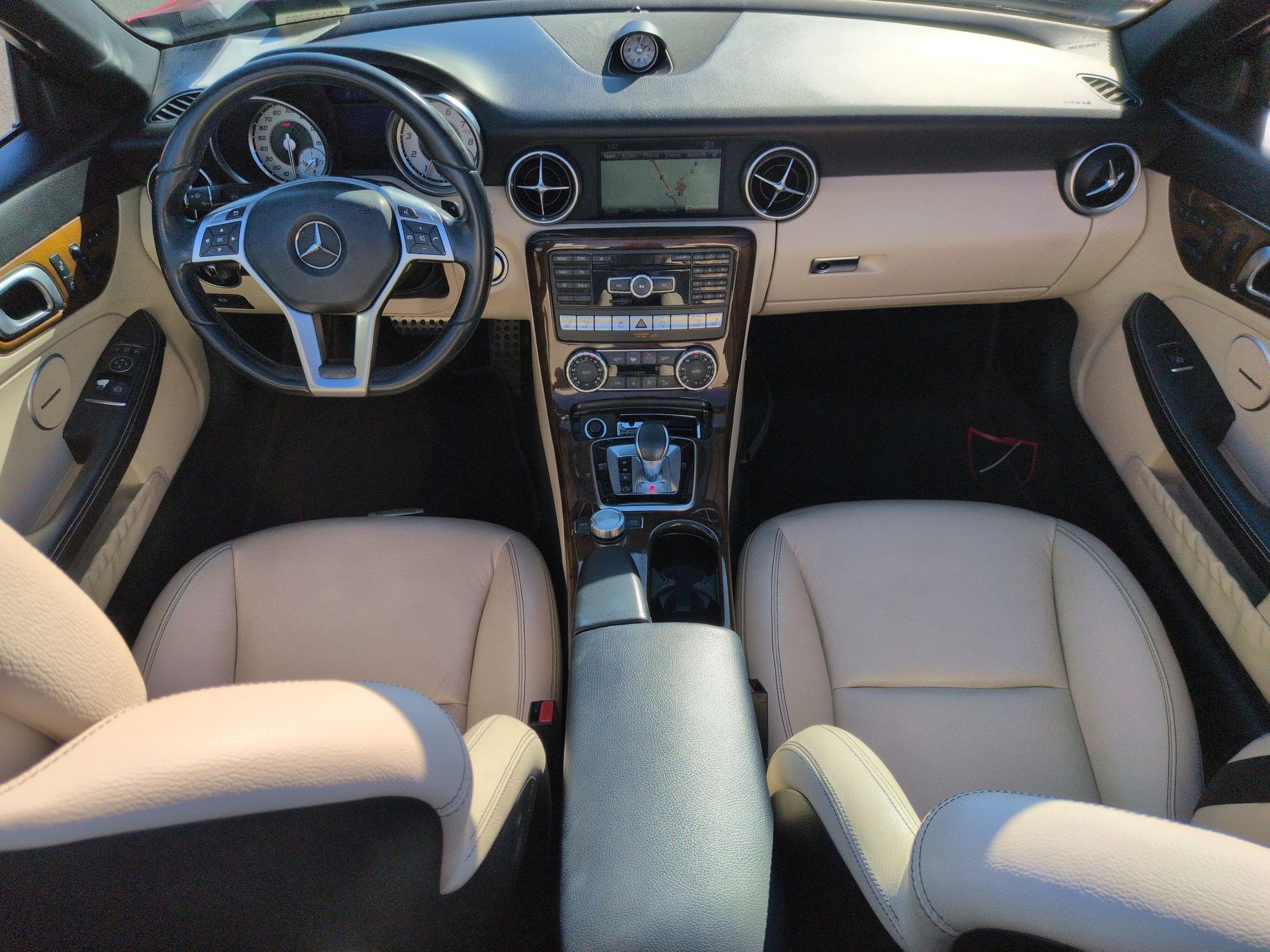 Used 2016 Mercedes-Benz SLK 300 image 27