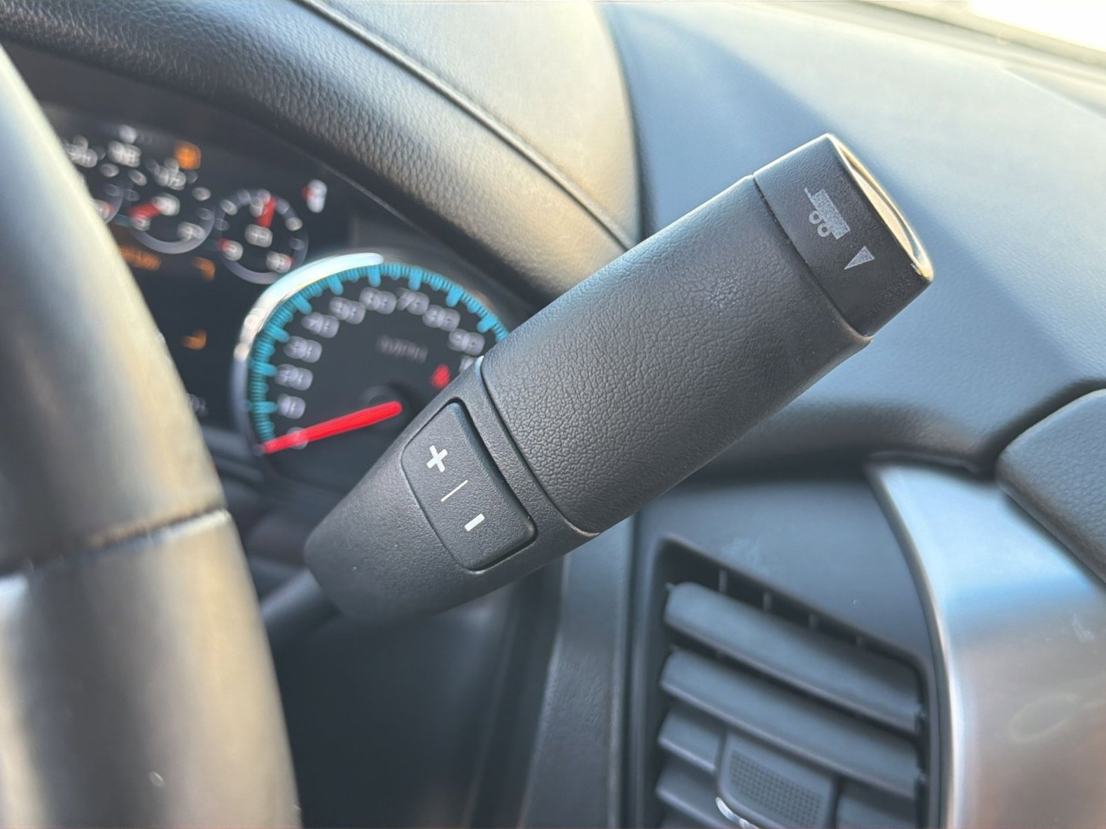 Used 2019 Chevrolet Tahoe Premier AWD/4WD image 23