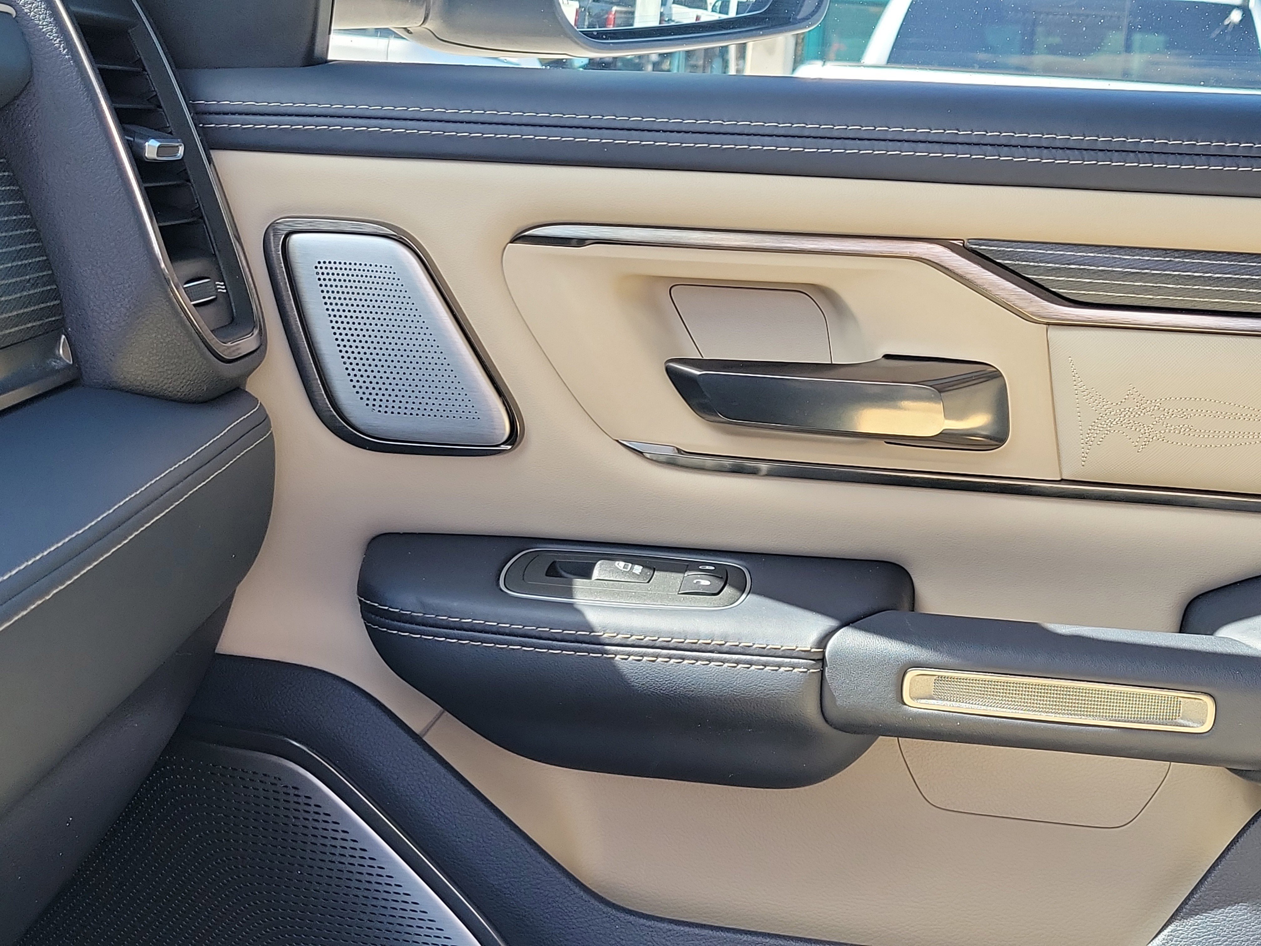 Used 2020 RAM 1500 Limited image 30