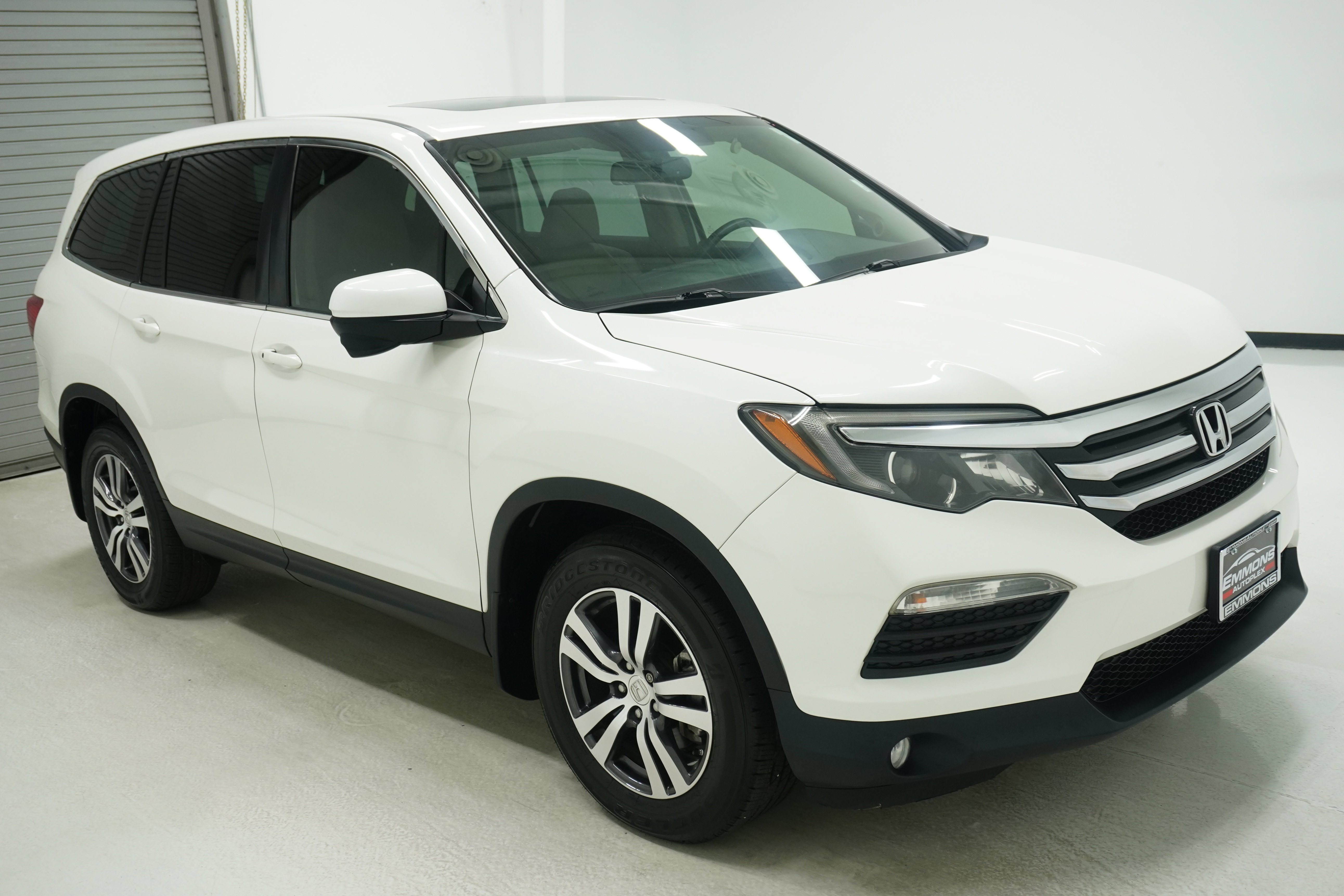 Used 2017 Honda Pilot EX-L image 3