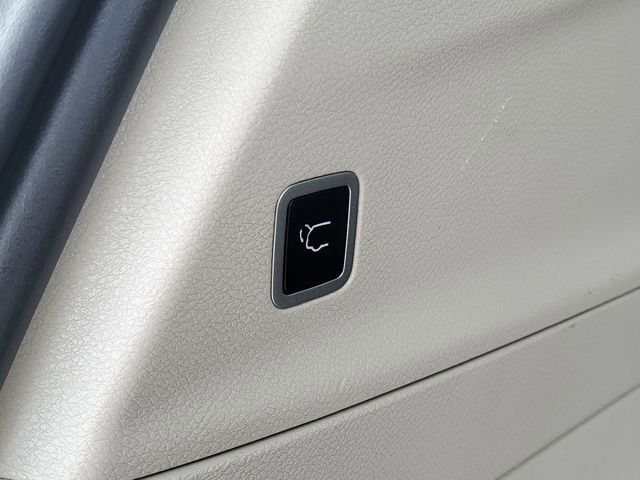 Used 2024 Chrysler Pacifica Touring-L image 33