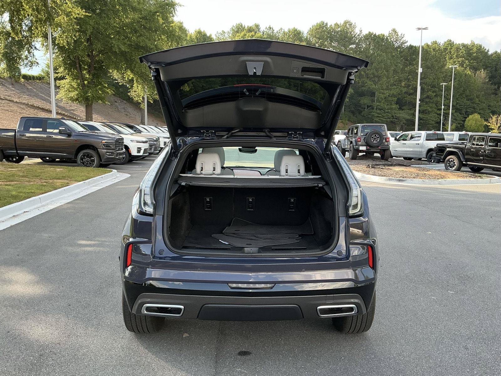 Used 2025 Cadillac XT4 Sport FWD image 28