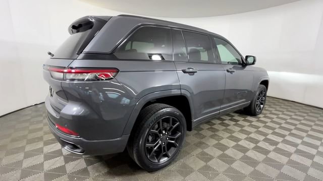 Used 2023 Jeep Grand Cherokee 30th Anniversary AWD/4WD image 4