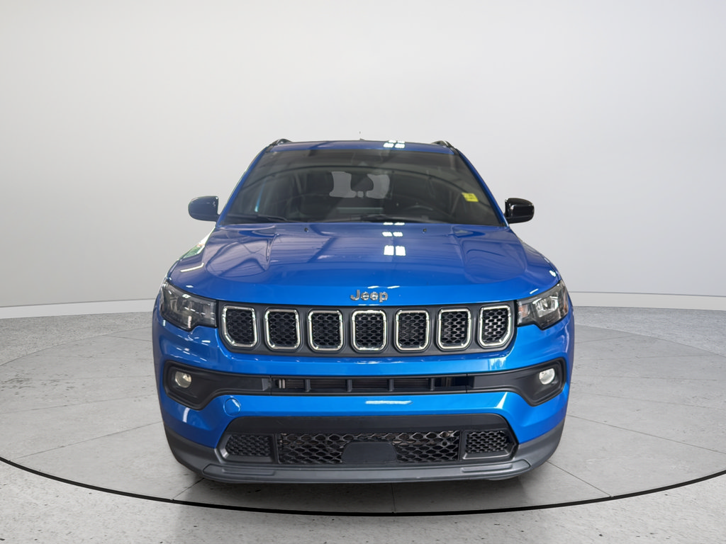 Used 2023 Jeep Compass Latitude w/ Convenience Group AWD/4WD image 4