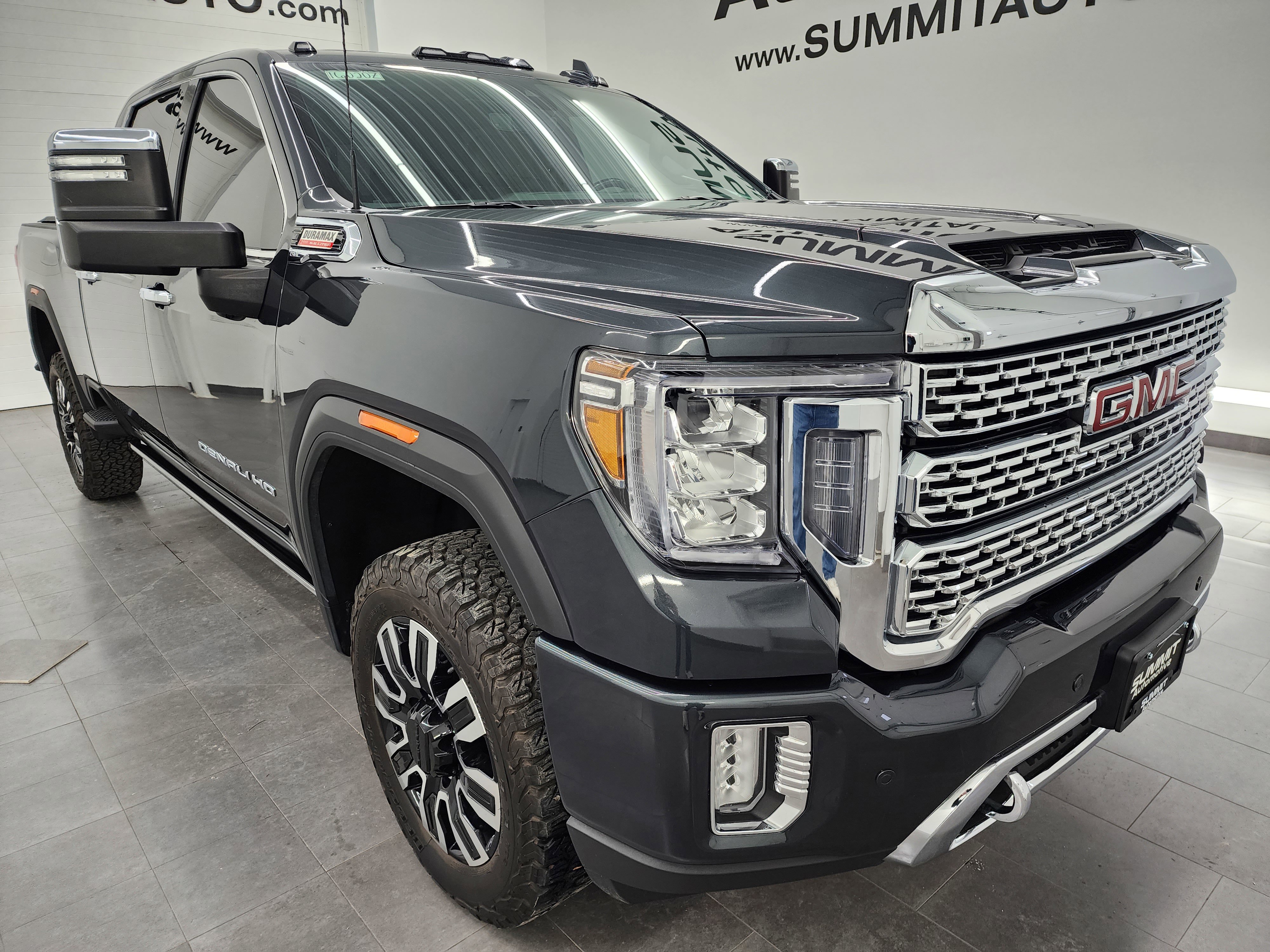Used 2023 GMC Sierra 3500 Denali w/ Denali Ultimate Package image 2