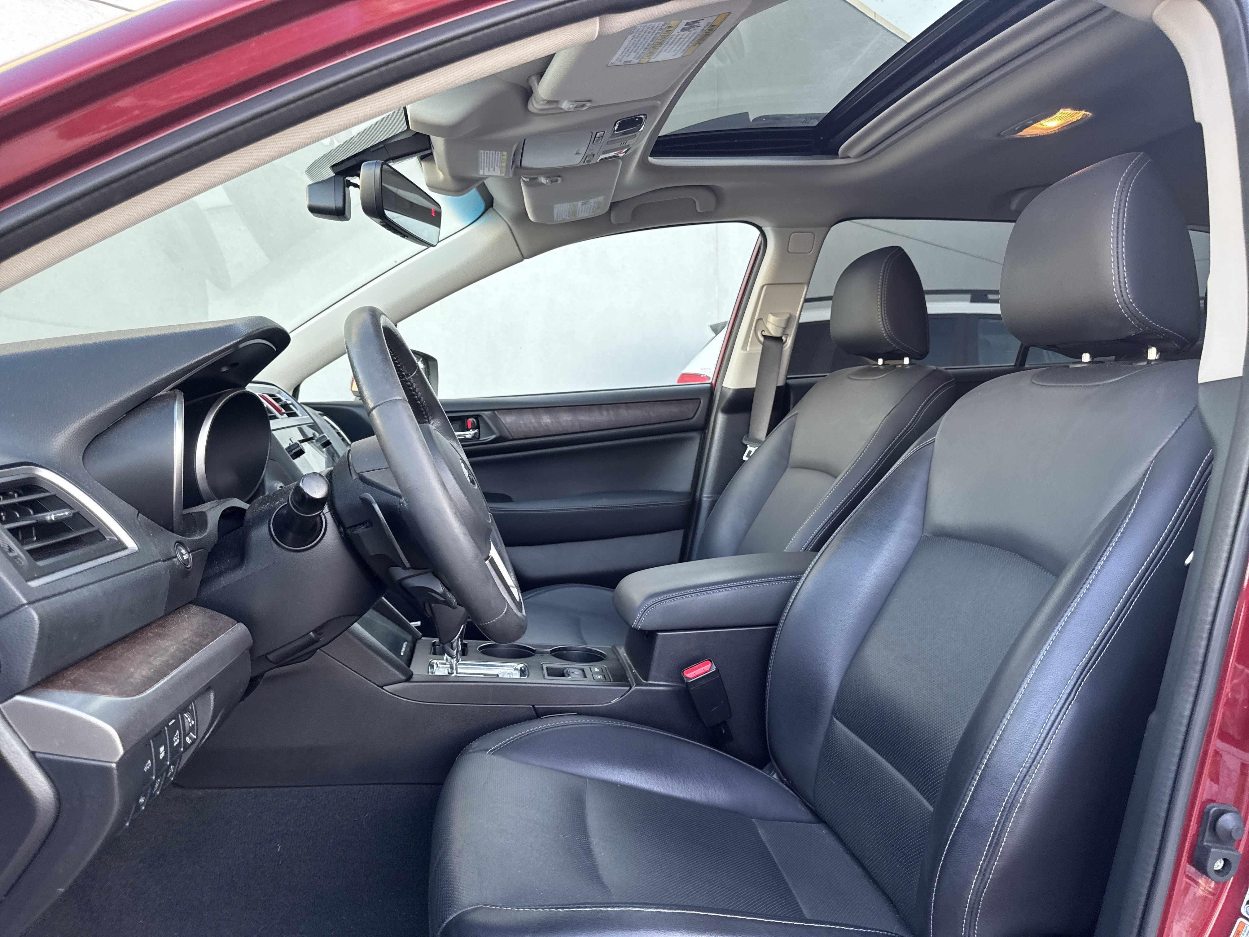 Used 2017 Subaru Outback 3.6R Limited AWD/4WD image 25