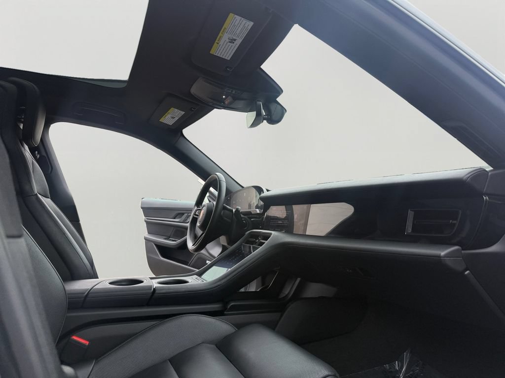 Used 2021 Porsche Taycan RWD image 11