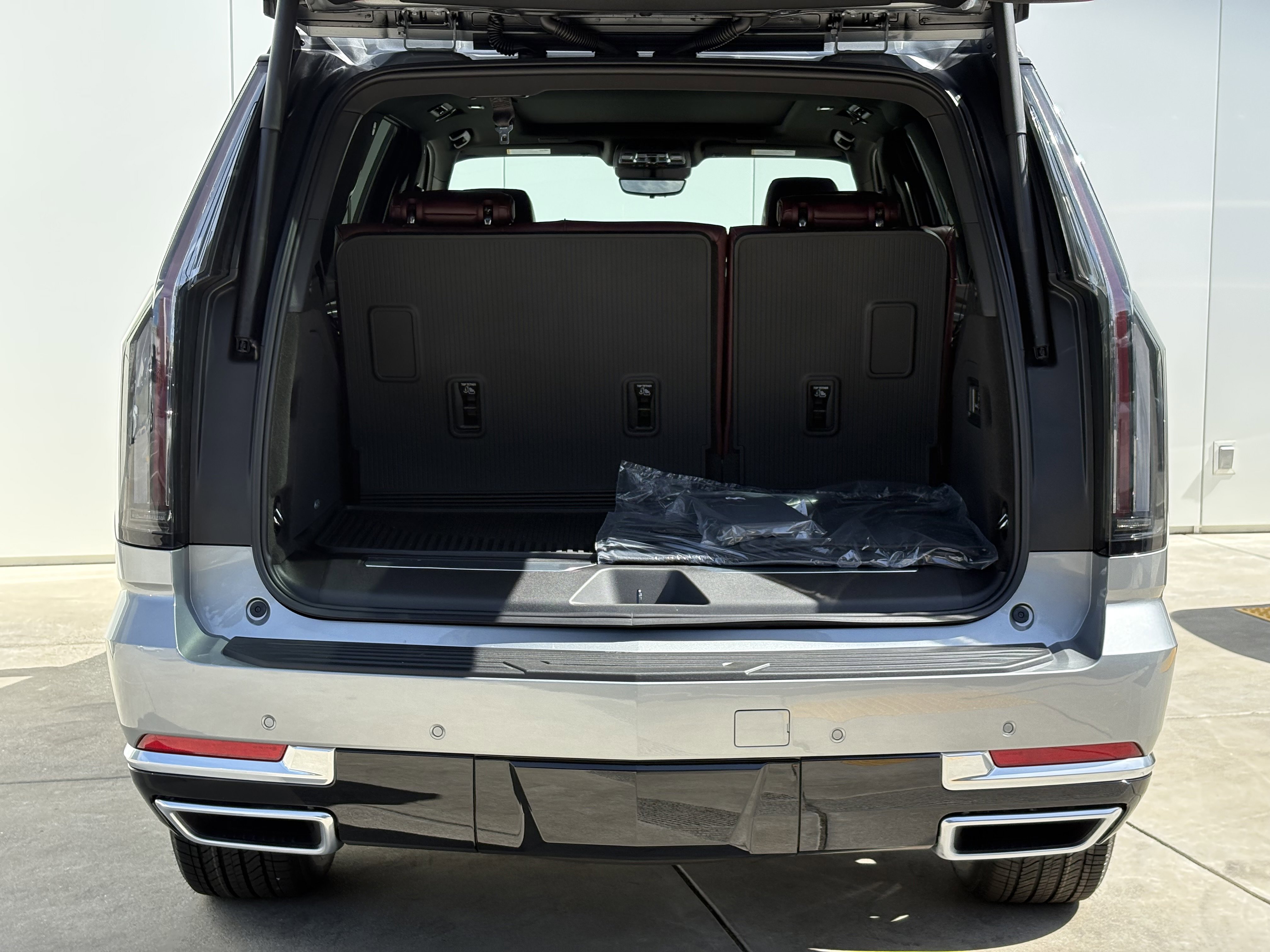 New 2026 Cadillac Escalade Luxury image 9