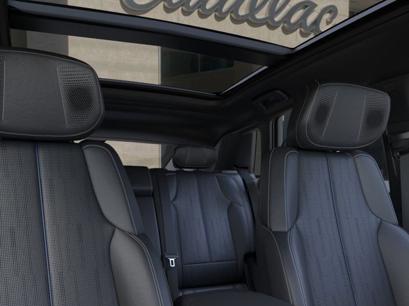 New 2025 Cadillac Lyriq Luxury image 24