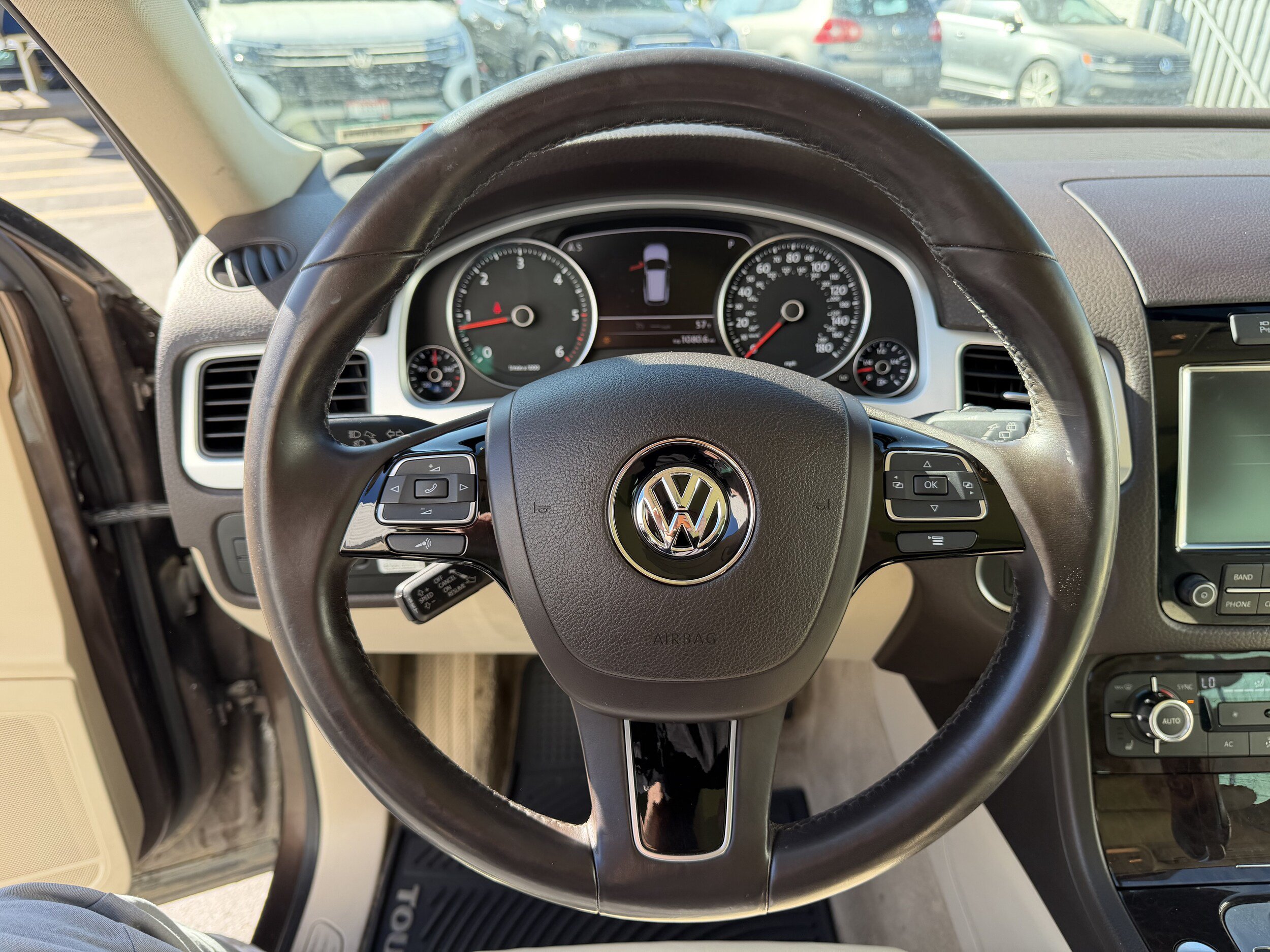 Used 2013 Volkswagen Touareg TDI AWD/4WD image 14