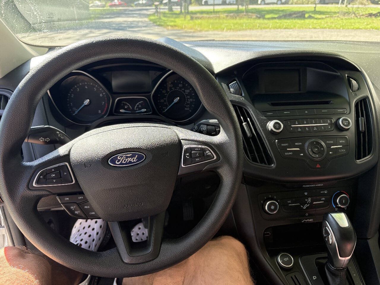 Used 2015 Ford Focus SE FWD image 26