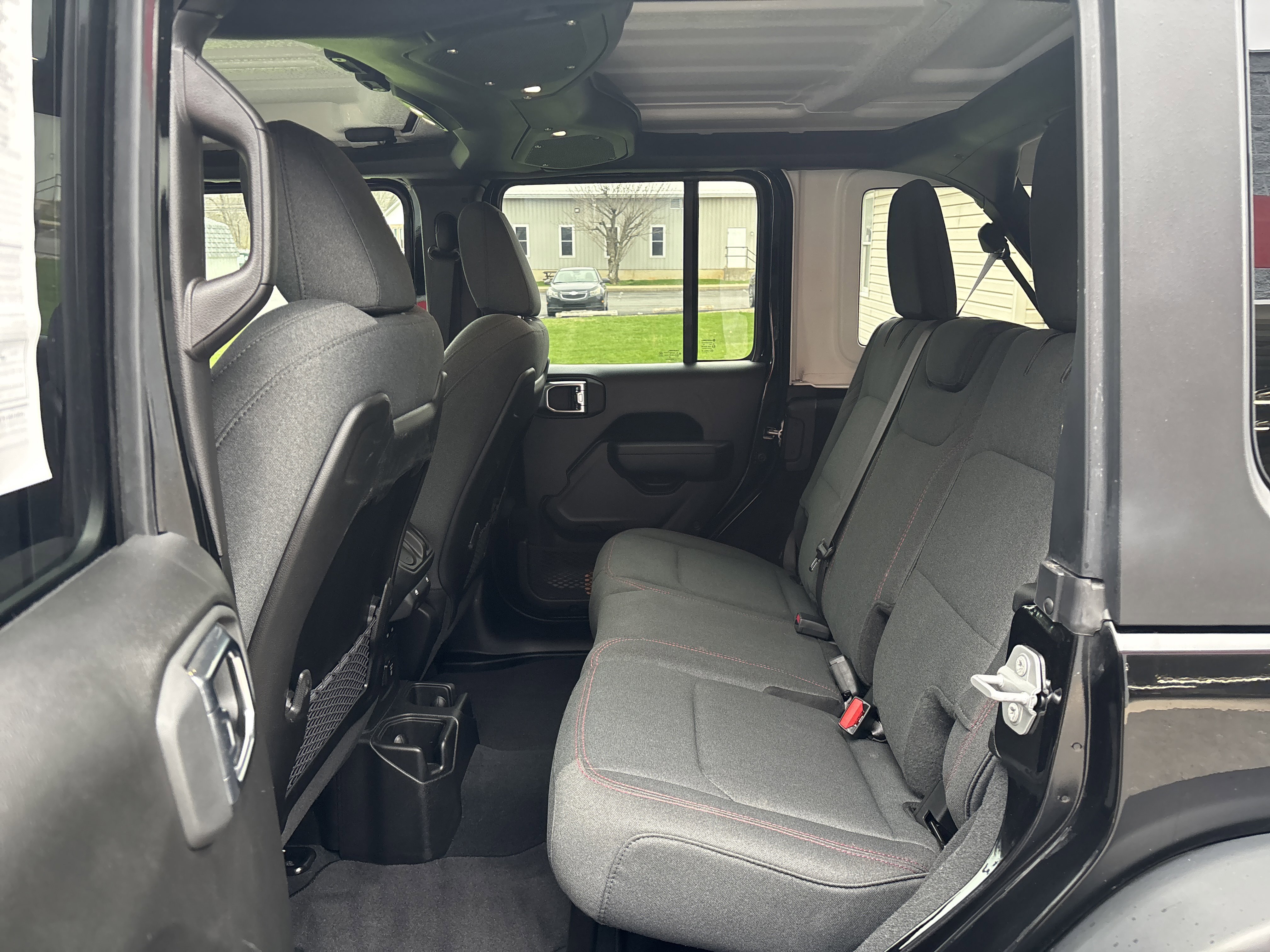 Used 2026 Jeep Wrangler Unlimited Rubicon AWD/4WD image 14