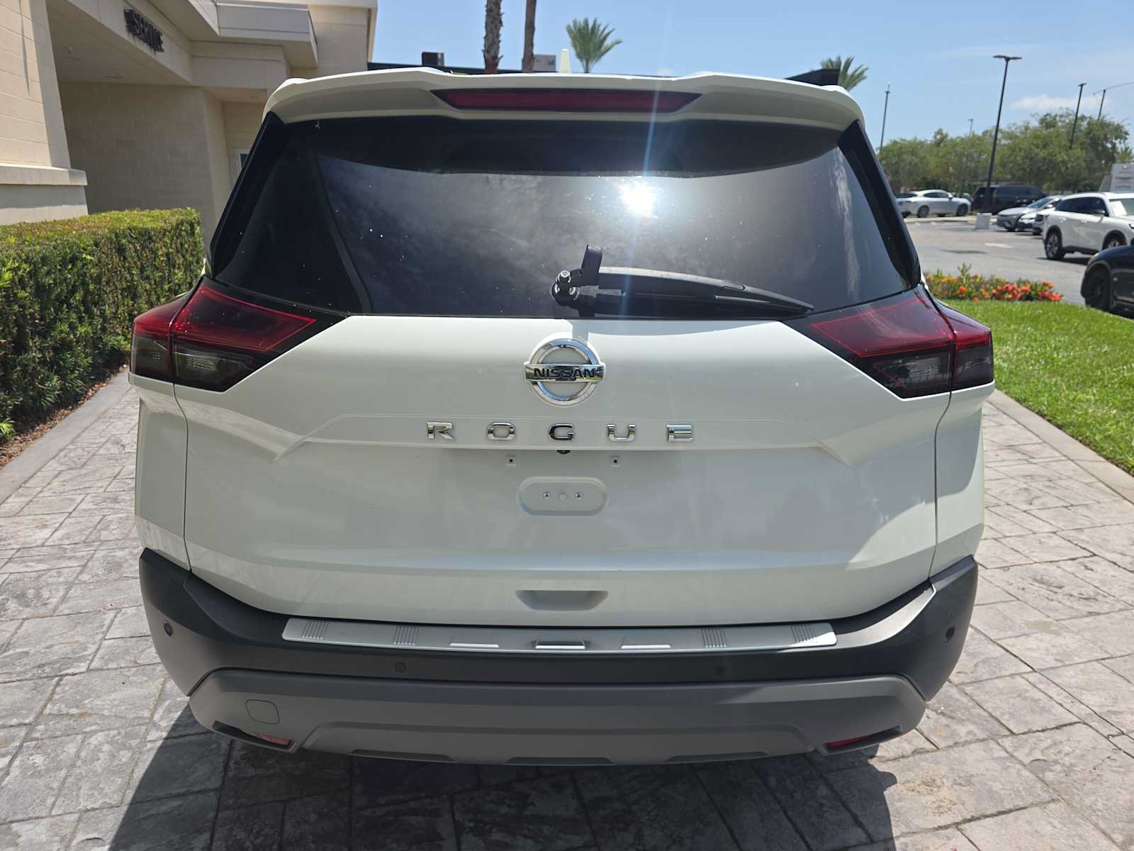 Used 2021 Nissan Rogue SV FWD image 5