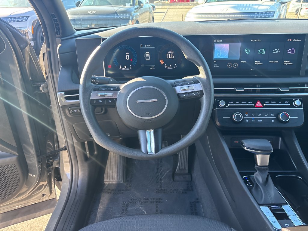 Used 2025 Hyundai Santa Cruz SE AWD/4WD image 13