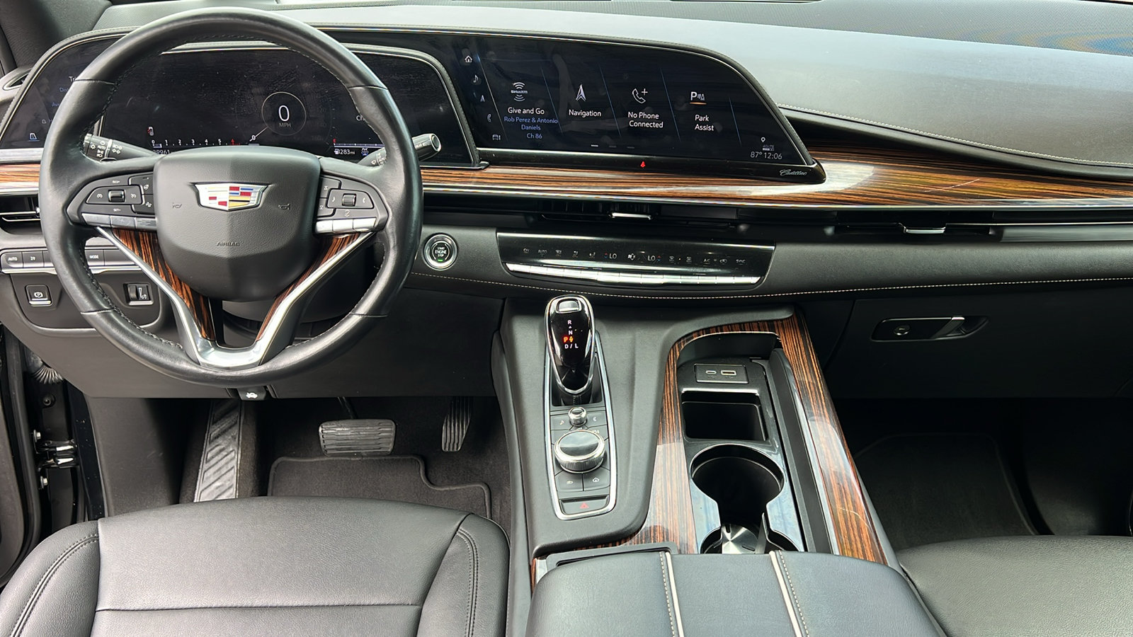 Used 2022 Cadillac Escalade ESV Luxury AWD/4WD image 18