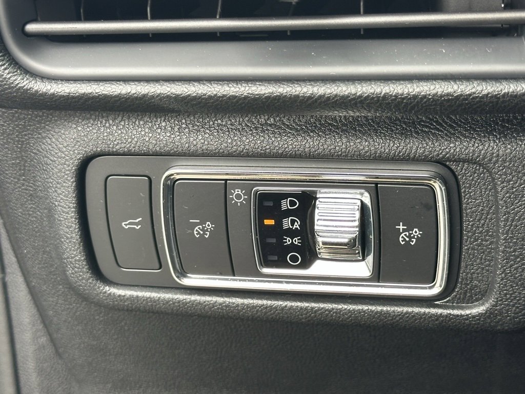 Used 2021 Lincoln Corsair AWD w/ Premium Package image 31