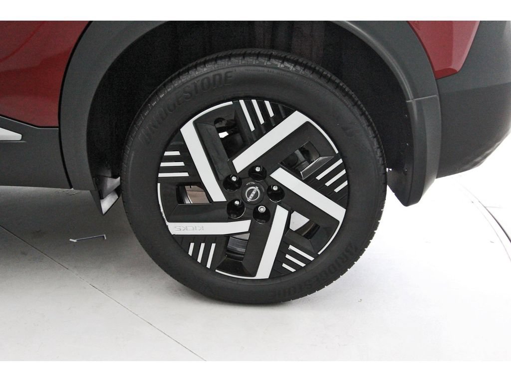 Used 2026 Nissan Kicks SV FWD image 27