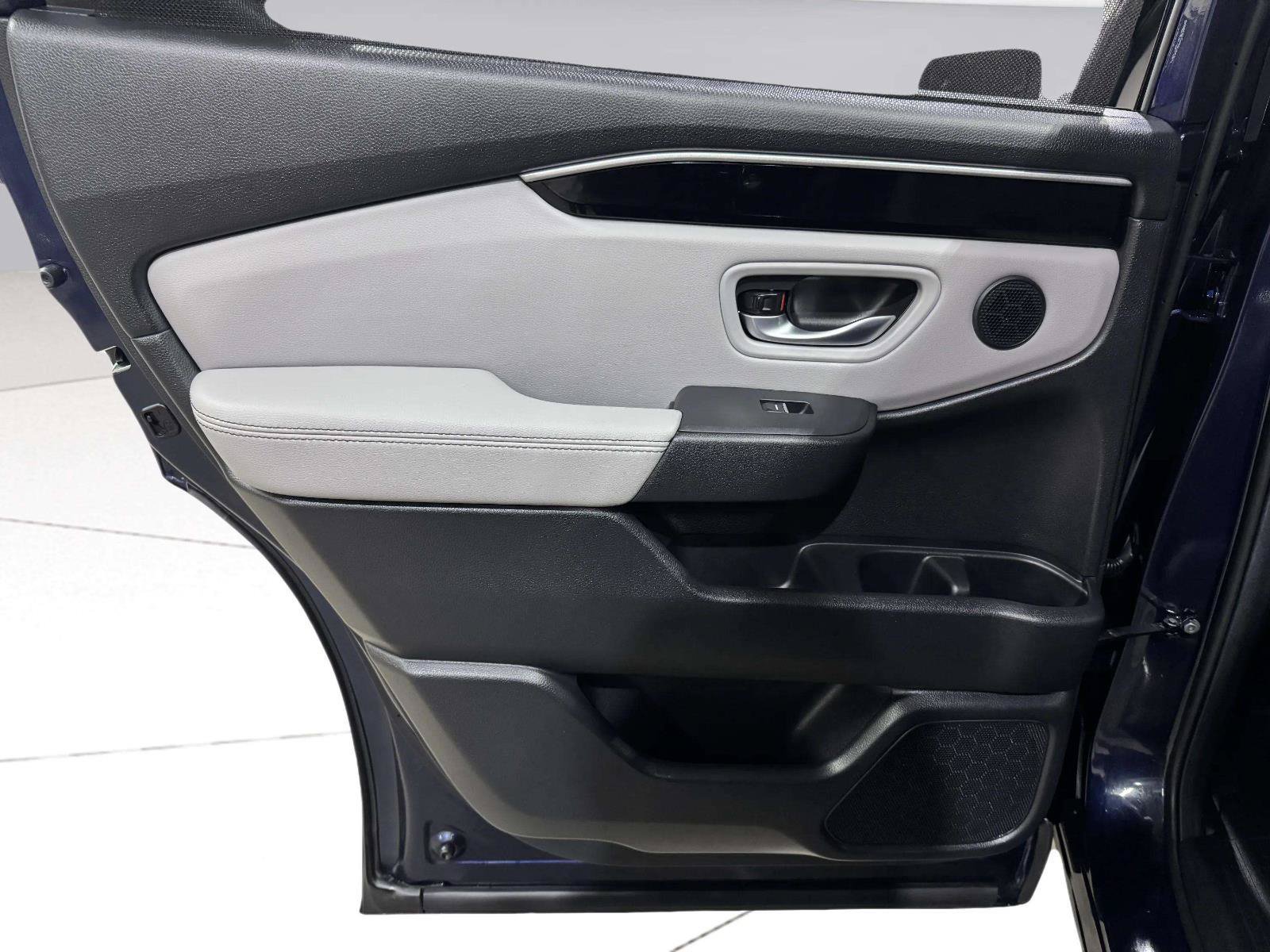 Used 2025 Honda Pilot EX-L image 43