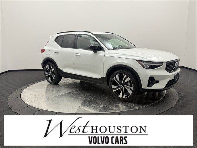 Certified 2025 Volvo XC40 B5 Plus
