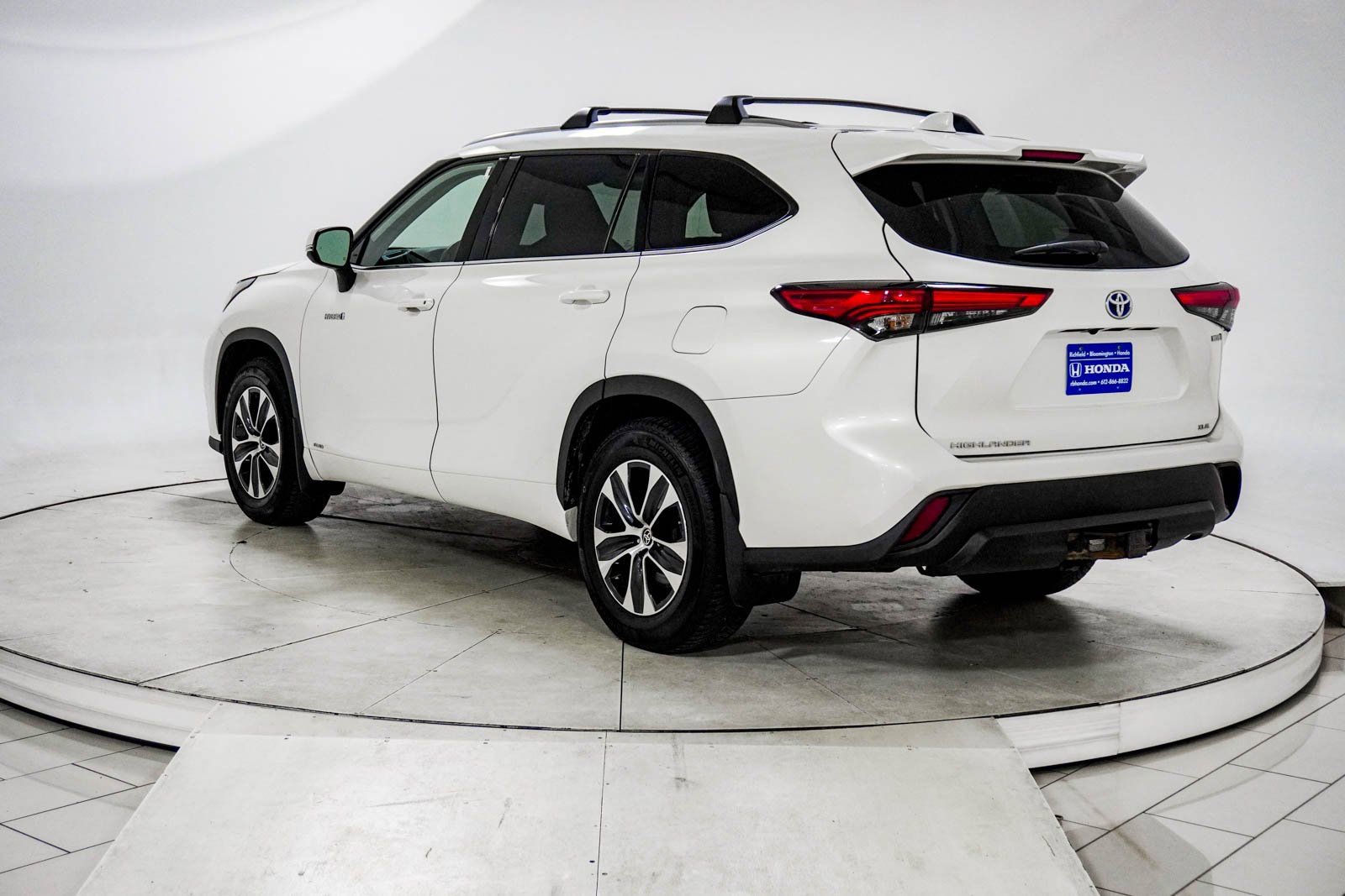 Used 2020 Toyota Highlander XLE image 6