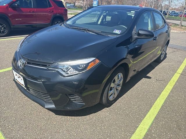 Used 2015 Toyota Corolla LE image 2