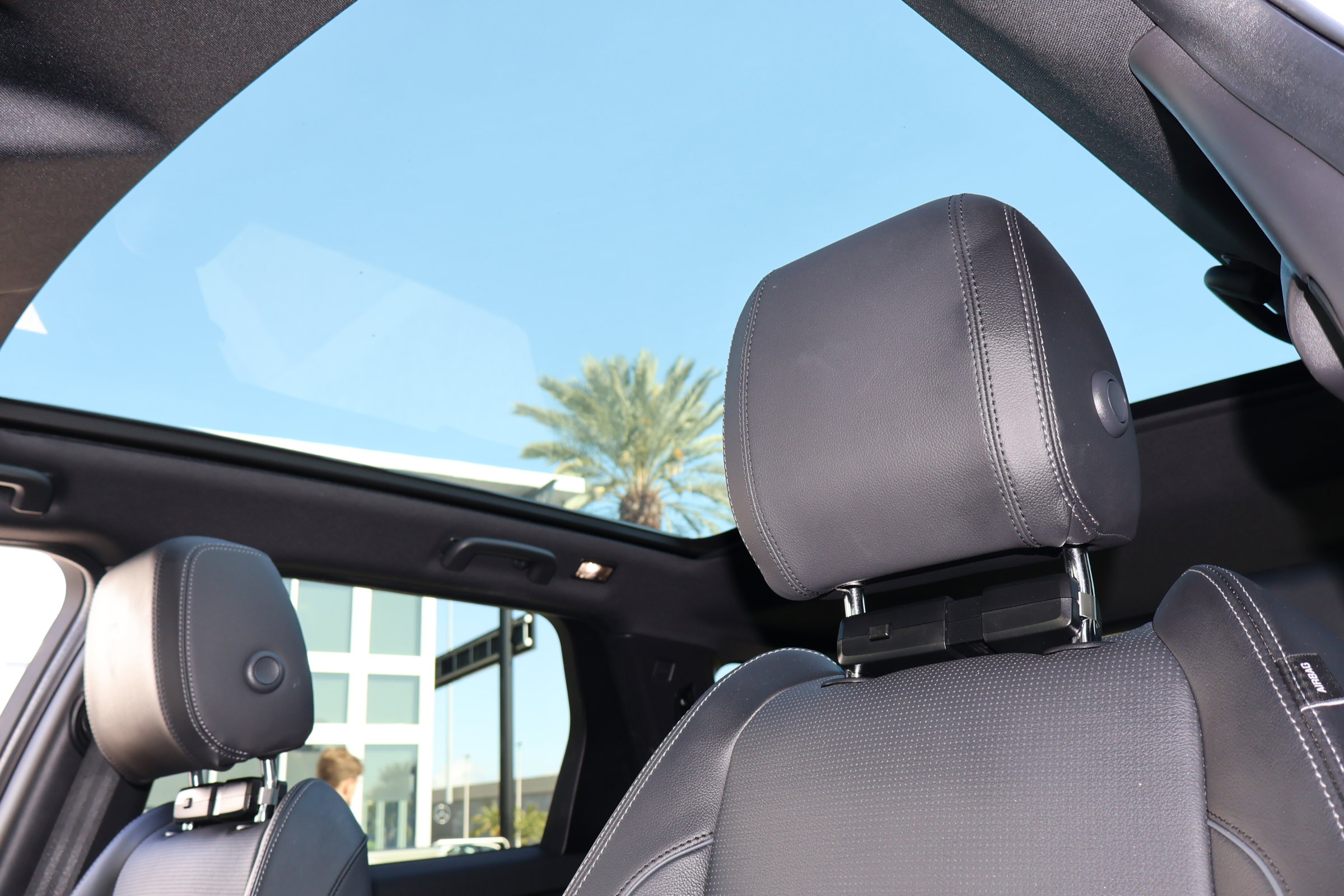 Used 2024 Land Rover Discovery Sport Dynamic SE image 5