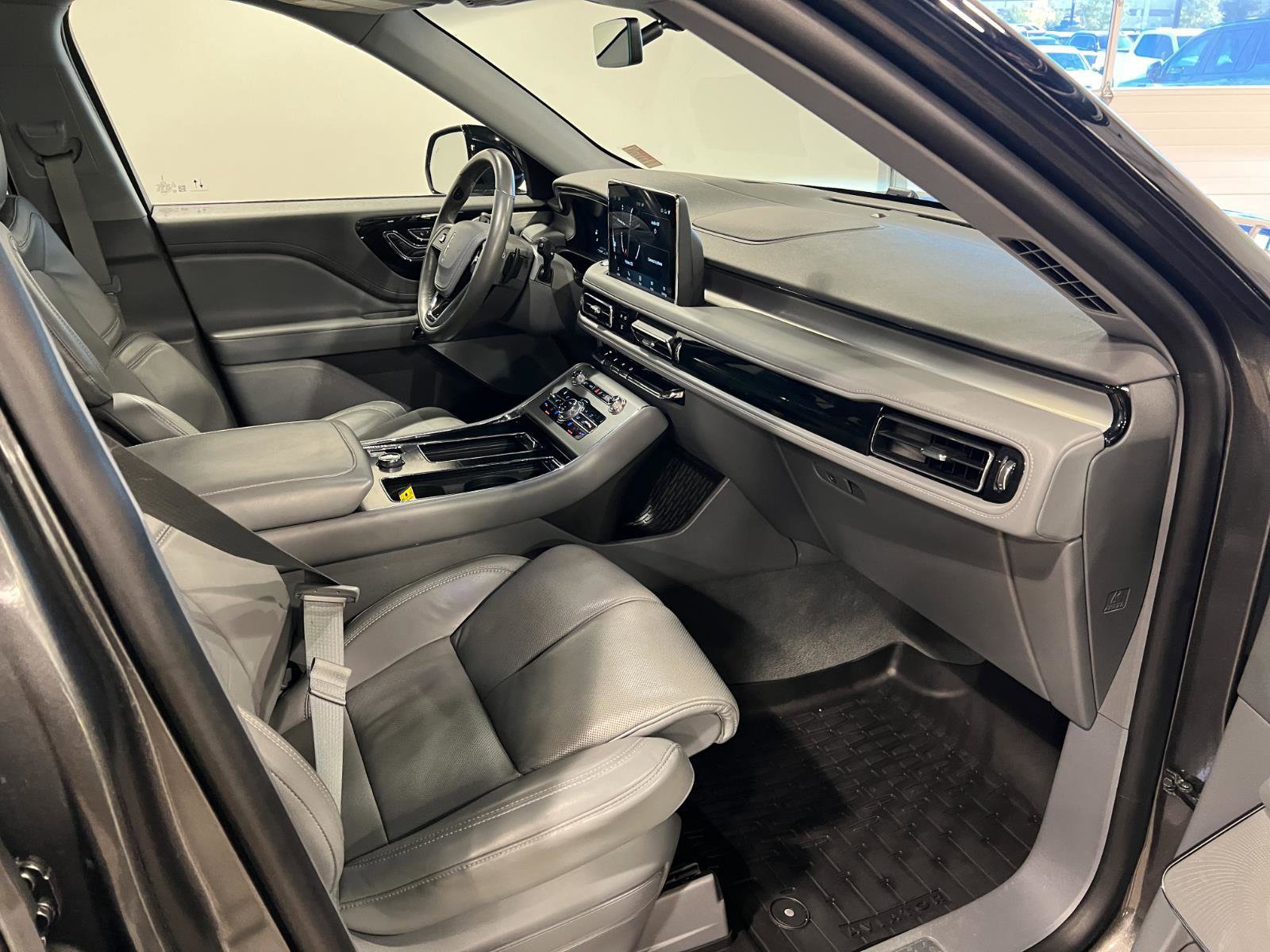 Used 2020 Lincoln Aviator Reserve w/ Equipment Group 202A image 42