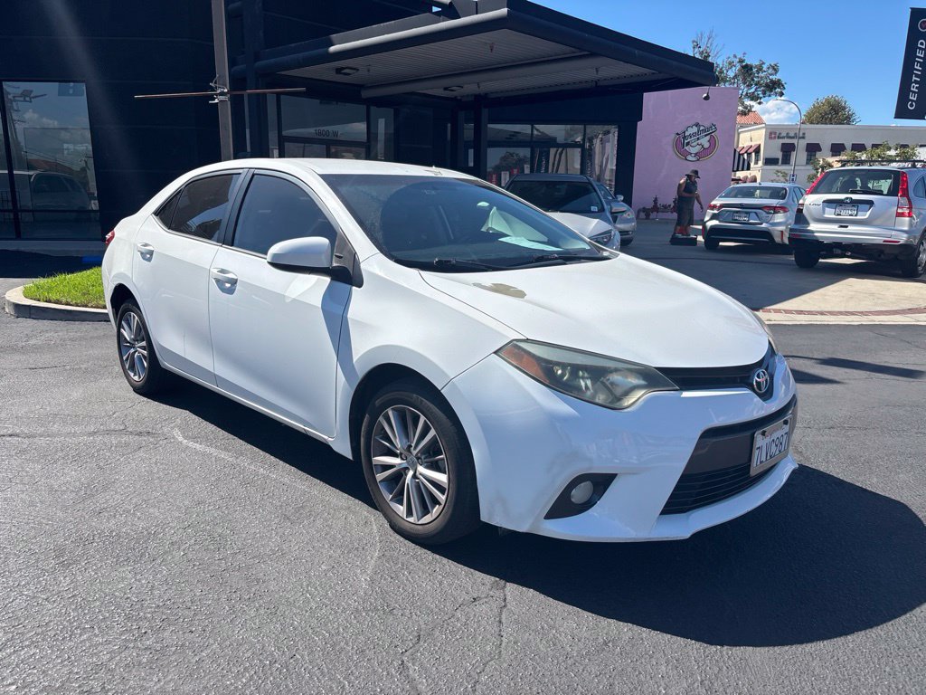 Used 2015 Toyota Corolla LE FWD image 2