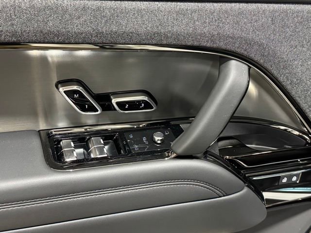New 2025 Land Rover Range Rover Sport image 10