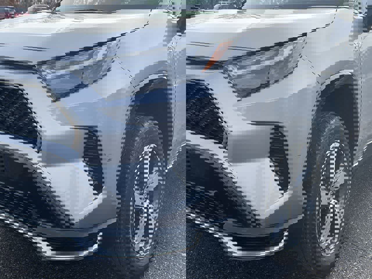 Used 2023 Toyota RAV4 SE image 38